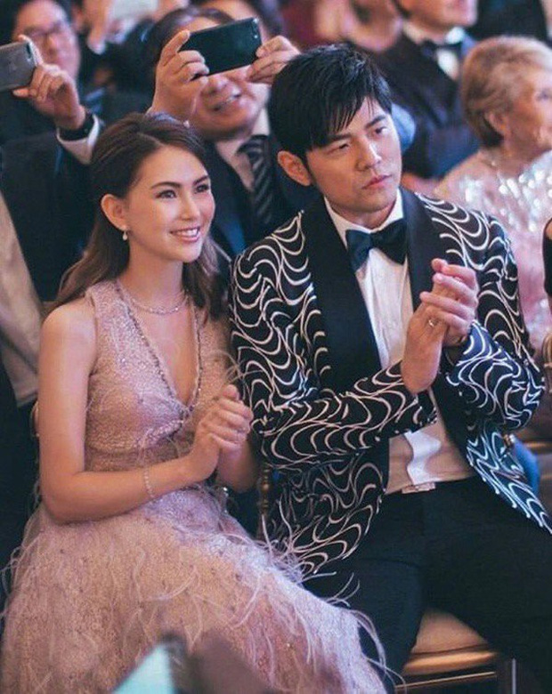 Chồng nhà người ta: Châu Kiệt Luân thuê hẳn trực thăng viết lời tỏ tình lên nền trời dành tặng bà xã Côn Lăng - 5 Chồng nhà người ta: Châu Kiệt Luân thuê hẳn trực thăng viết lời tỏ tình lên nền trời dành tặng bà xã Côn Lăng - 5