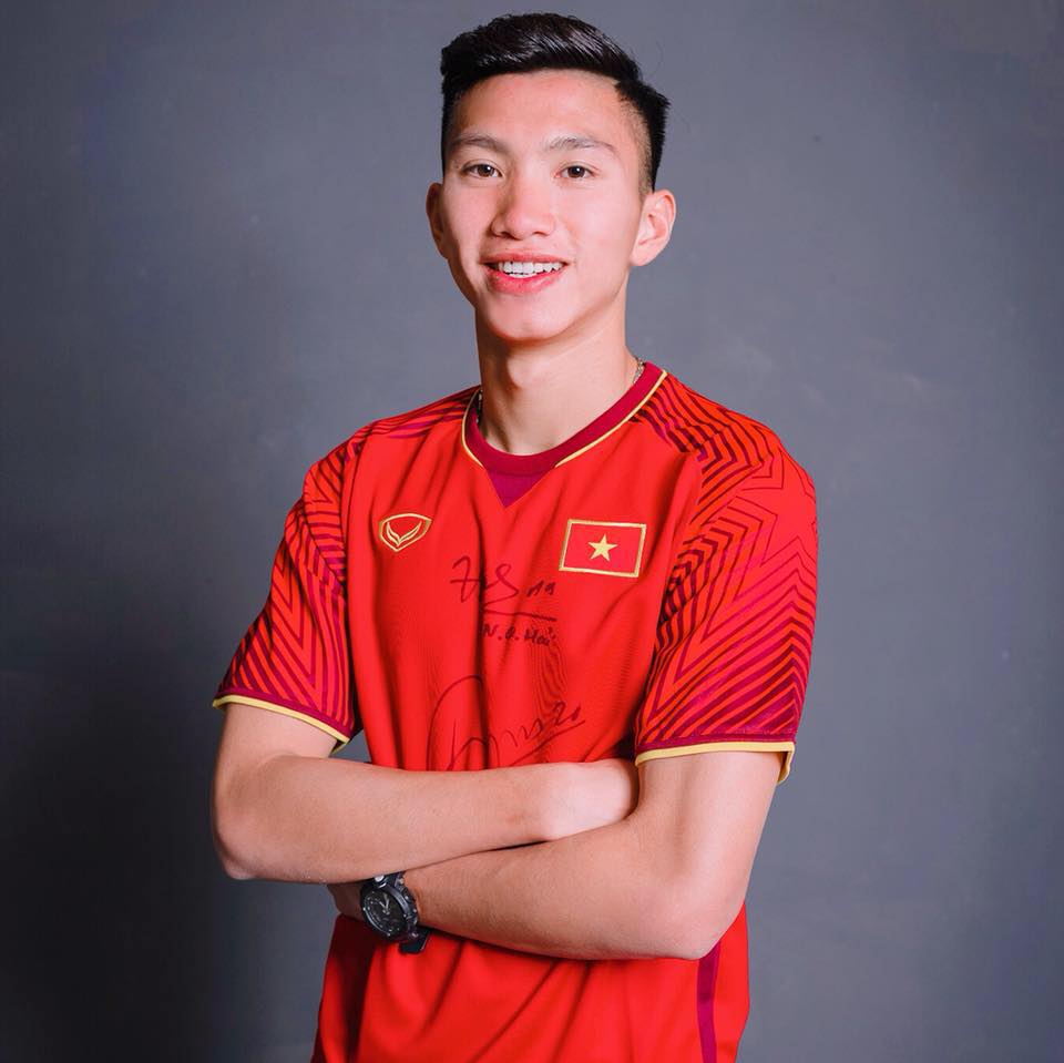 Xôn xao tin đồn Văn Hậu và bạn gái chia tay khi cả hai cùng xóa 'sạch sành sanh' ảnh chung cũng như stories có liên quan đến đối phương - 3 Xôn xao tin đồn Văn Hậu và bạn gái chia tay khi cả hai cùng xóa 'sạch sành sanh' ảnh chung cũng như stories có liên quan đến đối phương - 3