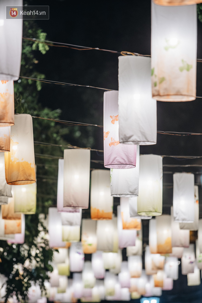Phố bích họa Phùng Hưng đông kinh hoàng đêm trước Trung thu: Lúc đi hết mình lúc về hết hồn! - 4 Phố bích họa Phùng Hưng đông kinh hoàng đêm trước Trung thu: Lúc đi hết mình lúc về hết hồn! - 4
