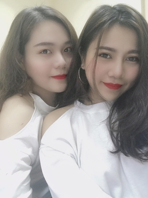 Đôi bạn thân càng lớn càng giống nhau khiến dân mạng trầm trồ: Đúng là gái xinh chỉ chơi với gái xinh! Đôi bạn thân càng lớn càng giống nhau khiến dân mạng trầm trồ: Đúng là gái xinh chỉ chơi với gái xinh!