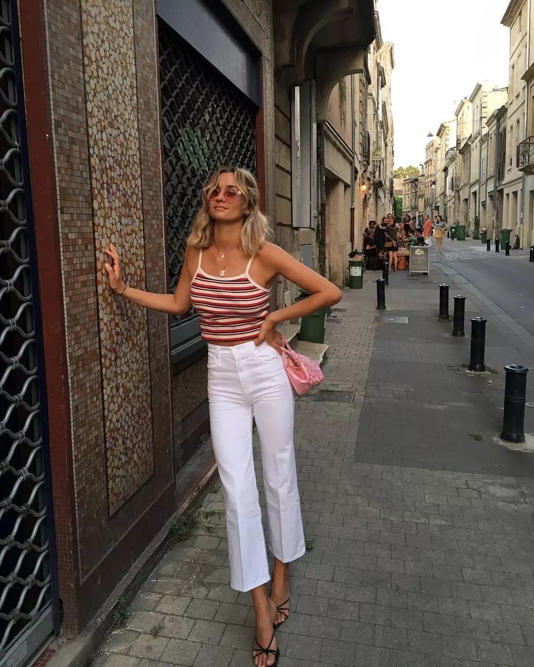 Để luôn thanh lịch như những quý cô Paris, 5 items thời trang “cộm cán” của họ sẽ là thứ mà bạn chẳng thể bỏ qua - 8 Để luôn thanh lịch như những quý cô Paris, 5 items thời trang “cộm cán” của họ sẽ là thứ mà bạn chẳng thể bỏ qua - 8