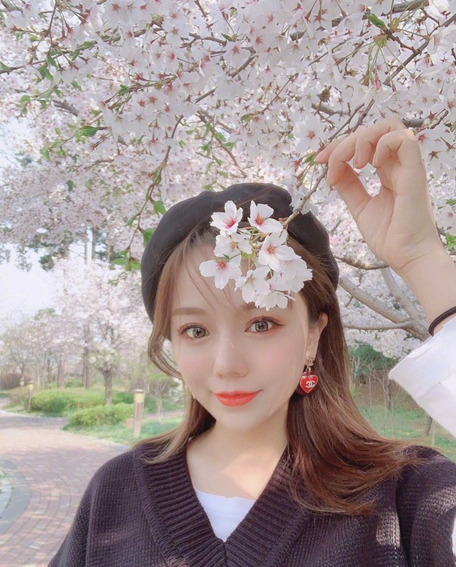 Dân mạng 'suy nhược' vì loạt gái xinh trên mạng lộ mặt mộc 'hú hồn': Nhìn mà không còn niềm tin vào cuộc sống! - 3 Dân mạng 'suy nhược' vì loạt gái xinh trên mạng lộ mặt mộc 'hú hồn': Nhìn mà không còn niềm tin vào cuộc sống! - 3