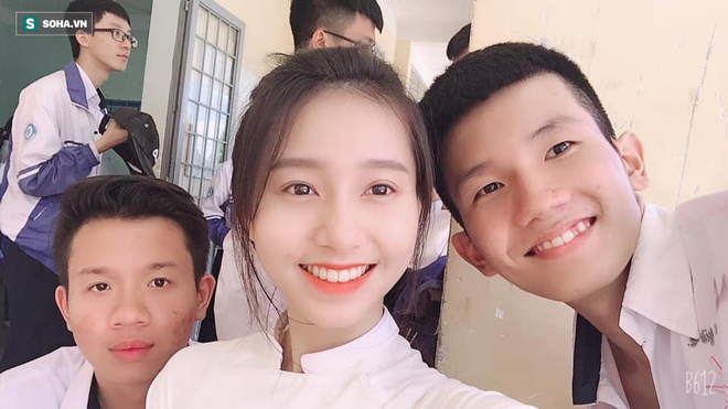 Nữ sinh có nụ cười ngọt ngào và đôi chân kỳ lạ khiến bao người nín lặng - 8 Nữ sinh có nụ cười ngọt ngào và đôi chân kỳ lạ khiến bao người nín lặng - 8