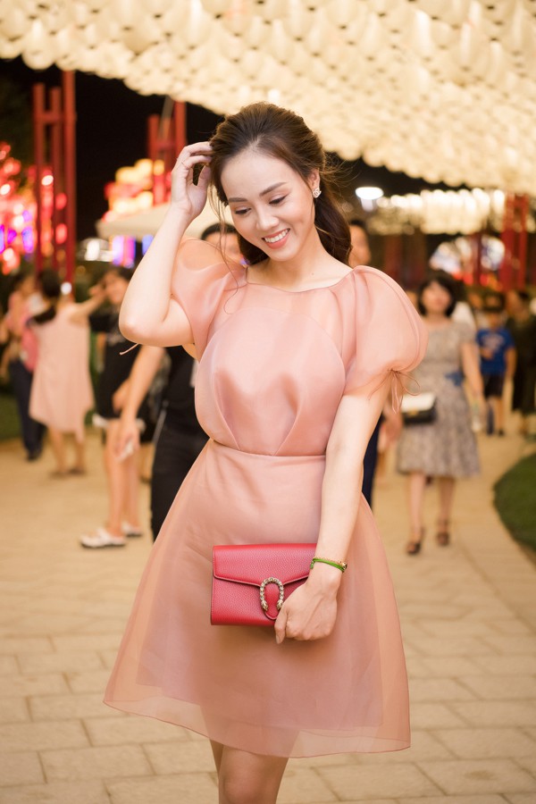 Mối quan hệ 'chị vợ - em rể' gây ngỡ ngàng của NSND Công Lý và Á hậu Thụy Vân - 4 Mối quan hệ 'chị vợ - em rể' gây ngỡ ngàng của NSND Công Lý và Á hậu Thụy Vân - 4