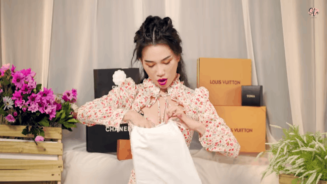 Chiếc túi Dior mà Sĩ Thanh gọi là 'tai tiếng' lại được lòng hội sao Việt chuộng hàng hiệu Chiếc túi Dior mà Sĩ Thanh gọi là 'tai tiếng' lại được lòng hội sao Việt chuộng hàng hiệu