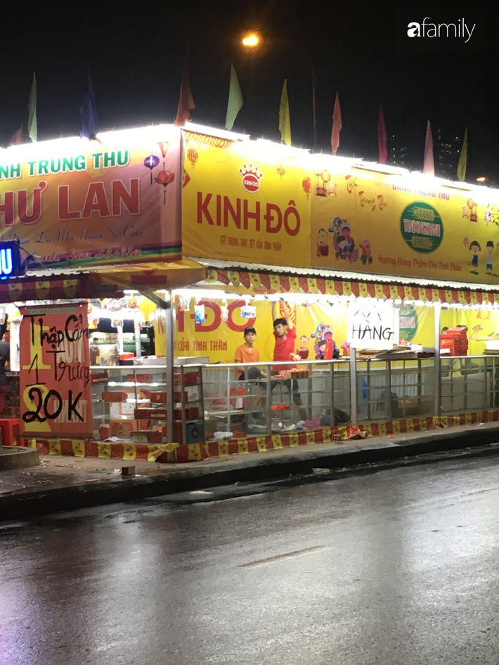 Mua bánh Trung thu cuối mùa với ưu đãi 'mua 1 tặng 3', 'mua 1 thành 4', liệu khách hàng lời hay rơi vào bẫy của nhà kinh doanh? - 7 Mua bánh Trung thu cuối mùa với ưu đãi 'mua 1 tặng 3', 'mua 1 thành 4', liệu khách hàng lời hay rơi vào bẫy của nhà kinh doanh? - 7