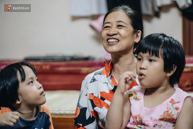 Chuyện nữ bác sĩ 53 tuổi sinh đôi 2 bé gái ở Hà Nội: 'Tôi có được con là tốt lắm rồi, không có chúng đời tôi còn khổ hơn nữa' - 11 Chuyện nữ bác sĩ 53 tuổi sinh đôi 2 bé gái ở Hà Nội: 'Tôi có được con là tốt lắm rồi, không có chúng đời tôi còn khổ hơn nữa' - 11
