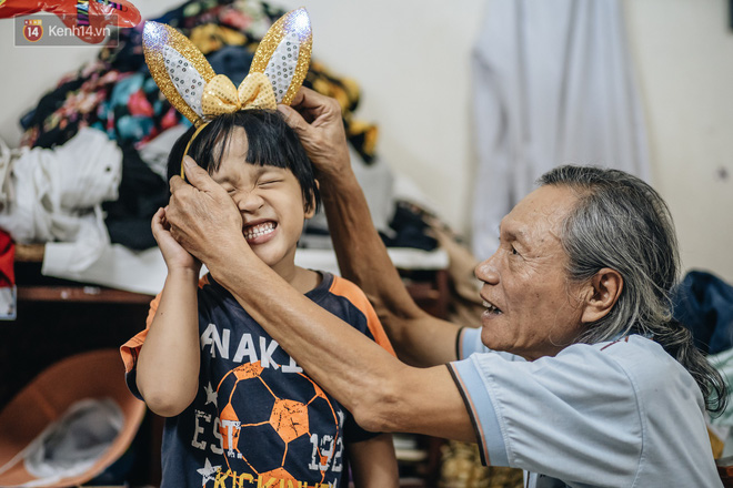 Chuyện nữ bác sĩ 53 tuổi sinh đôi 2 bé gái ở Hà Nội: 'Tôi có được con là tốt lắm rồi, không có chúng đời tôi còn khổ hơn nữa' - 9 Chuyện nữ bác sĩ 53 tuổi sinh đôi 2 bé gái ở Hà Nội: 'Tôi có được con là tốt lắm rồi, không có chúng đời tôi còn khổ hơn nữa' - 9