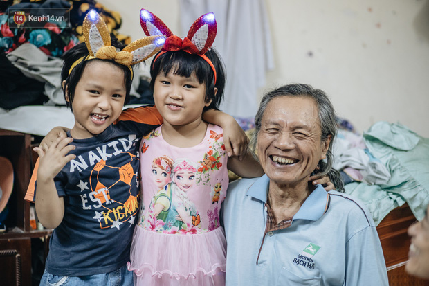 Chuyện nữ bác sĩ 53 tuổi sinh đôi 2 bé gái ở Hà Nội: 'Tôi có được con là tốt lắm rồi, không có chúng đời tôi còn khổ hơn nữa' - 5 Chuyện nữ bác sĩ 53 tuổi sinh đôi 2 bé gái ở Hà Nội: 'Tôi có được con là tốt lắm rồi, không có chúng đời tôi còn khổ hơn nữa' - 5