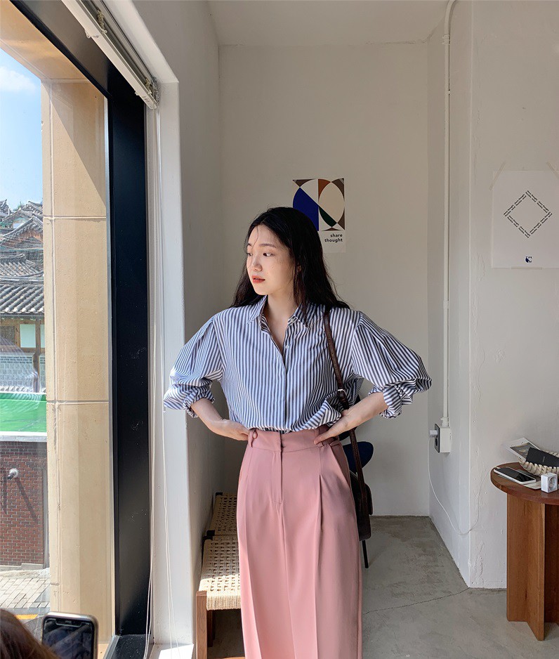 Có một kiểu áo sơ mi đang rất được lòng các sao nữ xứ Hàn: Diện lên trẻ trung, thu gọn vóc dáng và hơn thế nữa - 8 Có một kiểu áo sơ mi đang rất được lòng các sao nữ xứ Hàn: Diện lên trẻ trung, thu gọn vóc dáng và hơn thế nữa - 8