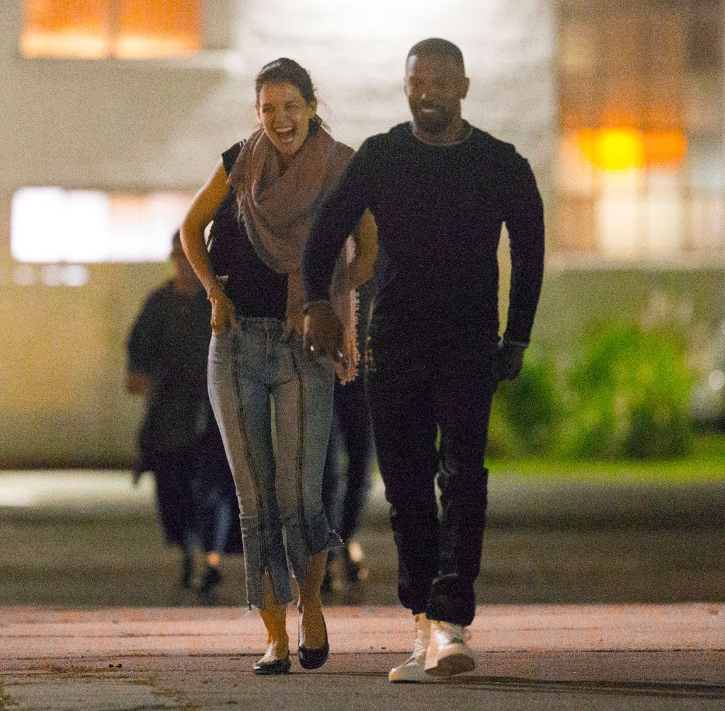 'Vợ cũ Tom Cruise' Katie Holmes: Những tưởng tìm thấy bình yên sau cuộc hôn nhân địa ngục hóa ra cũng chỉ có duyên nắm tay nhau 1 đoạn đường - 8 'Vợ cũ Tom Cruise' Katie Holmes: Những tưởng tìm thấy bình yên sau cuộc hôn nhân địa ngục hóa ra cũng chỉ có duyên nắm tay nhau 1 đoạn đường - 8