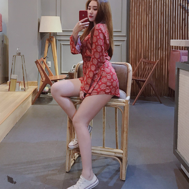 Bạn gái cũ thủ môn Bùi Tiến Dũng bất ngờ xuất hiện trên báo Trung, được khen 'xinh kiểu em gái nhà bên' - 4 Bạn gái cũ thủ môn Bùi Tiến Dũng bất ngờ xuất hiện trên báo Trung, được khen 'xinh kiểu em gái nhà bên' - 4