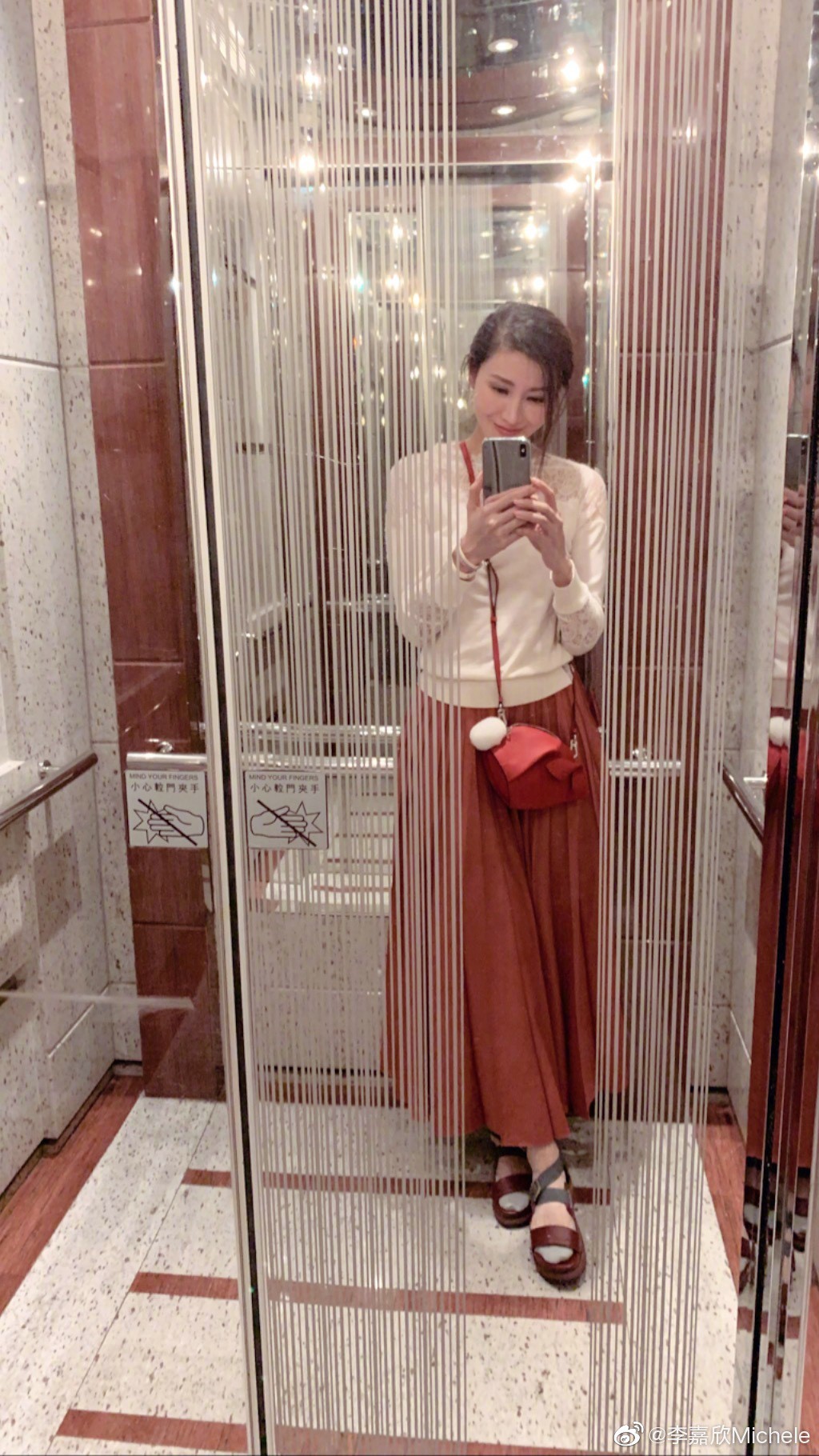 'Hoa hậu đẹp nhất Hong Kong' Lý Gia Hân lại khiến dân tình chao đảo bởi nhan sắc đỉnh cao và style trẻ trung ở tuổi U50 - 5 'Hoa hậu đẹp nhất Hong Kong' Lý Gia Hân lại khiến dân tình chao đảo bởi nhan sắc đỉnh cao và style trẻ trung ở tuổi U50 - 5
