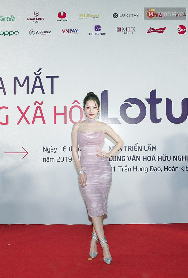 Dáng chuẩn như chai Coca, bảo sao Chi Pu cứ chăm diện đầm ôm khoe body sexy từng milimet - 1 Dáng chuẩn như chai Coca, bảo sao Chi Pu cứ chăm diện đầm ôm khoe body sexy từng milimet - 1