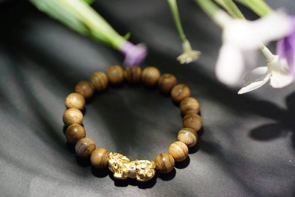 Chọn vòng tay phong thủy mệnh Hỏa sao cho đúng? - 4 Chọn vòng tay phong thủy mệnh Hỏa sao cho đúng? - 4