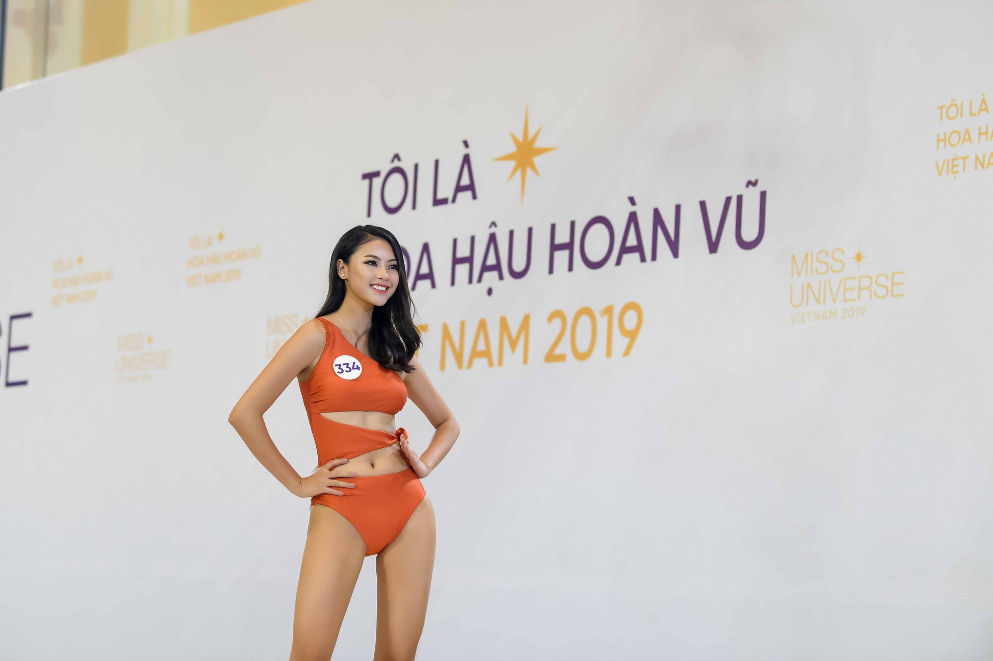 Dàn thí sinh vòng sơ khảo phía Bắc cuộc thi Hoa hậu Hoàn vũ Việt Nam 2019 trình diễn bikini - 1 Dàn thí sinh vòng sơ khảo phía Bắc cuộc thi Hoa hậu Hoàn vũ Việt Nam 2019 trình diễn bikini - 1