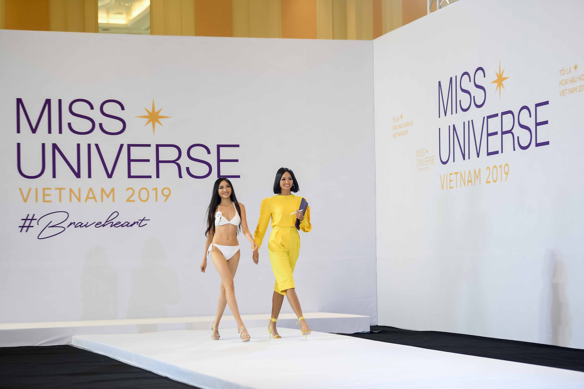 Dàn thí sinh vòng sơ khảo phía Bắc cuộc thi Hoa hậu Hoàn vũ Việt Nam 2019 trình diễn bikini - 9 Dàn thí sinh vòng sơ khảo phía Bắc cuộc thi Hoa hậu Hoàn vũ Việt Nam 2019 trình diễn bikini - 9