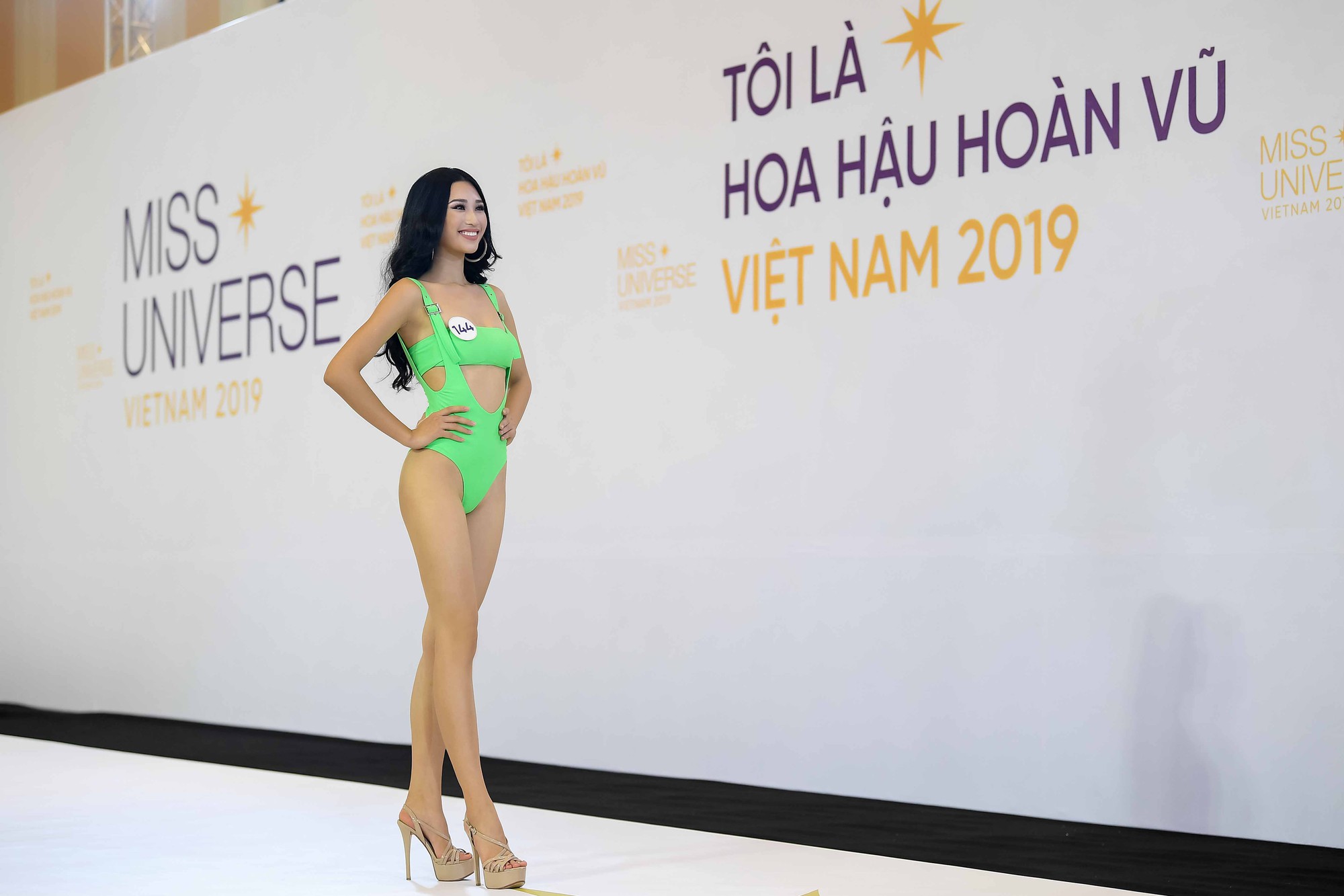 Dàn thí sinh vòng sơ khảo phía Bắc cuộc thi Hoa hậu Hoàn vũ Việt Nam 2019 trình diễn bikini - 4 Dàn thí sinh vòng sơ khảo phía Bắc cuộc thi Hoa hậu Hoàn vũ Việt Nam 2019 trình diễn bikini - 4