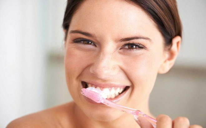 8 cách đánh răng sai lầm ai cũng mắc phải - 2 8 cách đánh răng sai lầm ai cũng mắc phải - 2