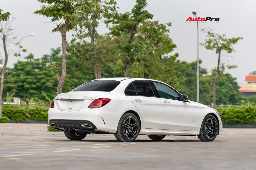 Đại gia Quảng Ninh bán Mercedes-Benz C300 AMG 2019 chỉ sau 6 tháng đăng kí với giá bất ngờ - 6 Đại gia Quảng Ninh bán Mercedes-Benz C300 AMG 2019 chỉ sau 6 tháng đăng kí với giá bất ngờ - 6