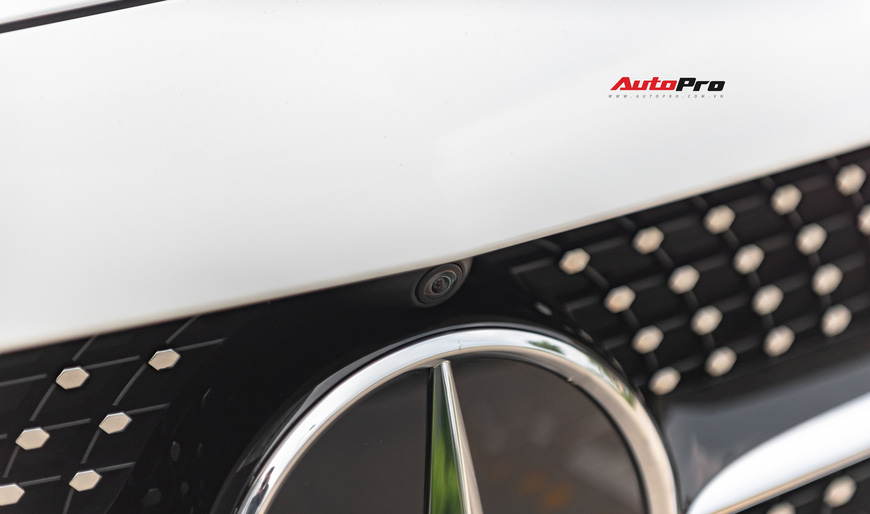Đại gia Quảng Ninh bán Mercedes-Benz C300 AMG 2019 chỉ sau 6 tháng đăng kí với giá bất ngờ - 2 Đại gia Quảng Ninh bán Mercedes-Benz C300 AMG 2019 chỉ sau 6 tháng đăng kí với giá bất ngờ - 2