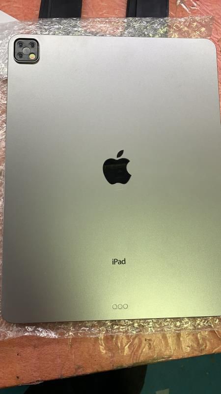 Lộ diện hình ảnh đầu tiên về iPad Pro với cụm camera không dành cho người sợ lỗ Lộ diện hình ảnh đầu tiên về iPad Pro với cụm camera không dành cho người sợ lỗ