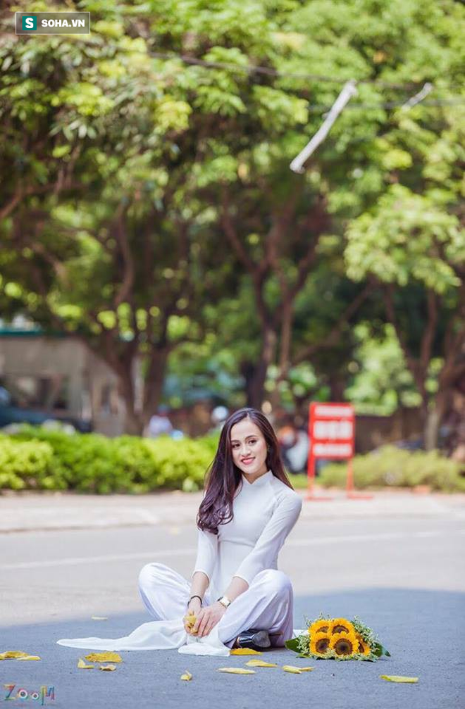 Bị học sinh quay lén khi ngẫu hứng hát giữa lớp, cô giáo bỗng nổi khắp MXH - 5 Bị học sinh quay lén khi ngẫu hứng hát giữa lớp, cô giáo bỗng nổi khắp MXH - 5