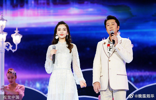 Đây là 'thâm cung bí sử' nguyên do Angela Baby và Huỳnh Hiểu Minh nhất quyết không lộ diện bên nhau trong sự kiện Trung Thu Đây là 'thâm cung bí sử' nguyên do Angela Baby và Huỳnh Hiểu Minh nhất quyết không lộ diện bên nhau trong sự kiện Trung Thu