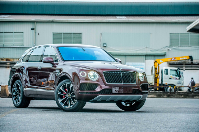 Khám phá cách ‘chơi’ Bentley Bentayga hàng độc của đại gia Việt Khám phá cách ‘chơi’ Bentley Bentayga hàng độc của đại gia Việt