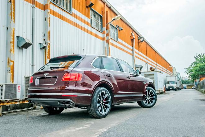 Khám phá cách ‘chơi’ Bentley Bentayga hàng độc của đại gia Việt - 4 Khám phá cách ‘chơi’ Bentley Bentayga hàng độc của đại gia Việt - 4