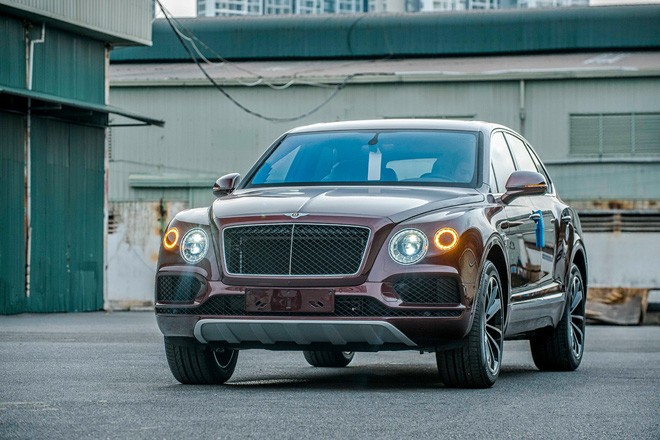 Khám phá cách ‘chơi’ Bentley Bentayga hàng độc của đại gia Việt - 3 Khám phá cách ‘chơi’ Bentley Bentayga hàng độc của đại gia Việt - 3