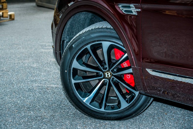 Khám phá cách ‘chơi’ Bentley Bentayga hàng độc của đại gia Việt - 5 Khám phá cách ‘chơi’ Bentley Bentayga hàng độc của đại gia Việt - 5