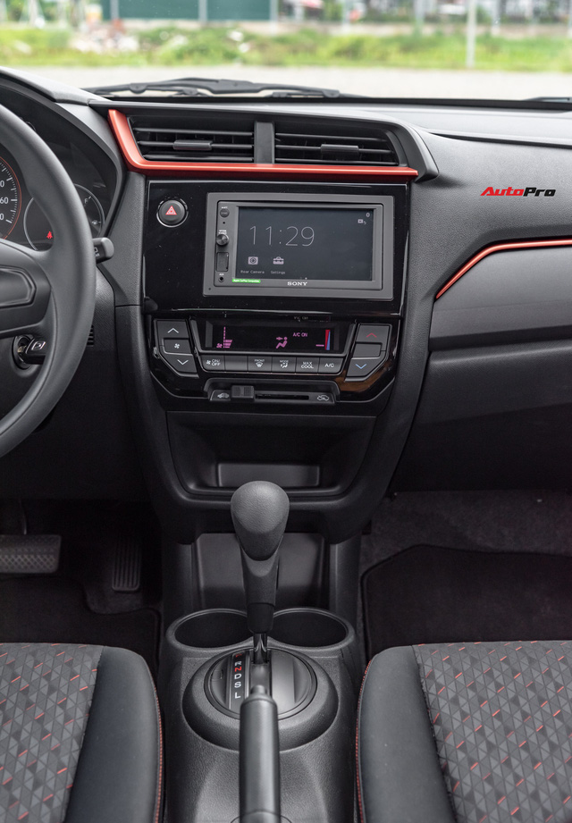 Một ngày sống trọn với Honda Brio: Phát hiện 10 điều cần biết trước khi mua, nhược điểm thứ 2 gây tranh cãi - 14 Một ngày sống trọn với Honda Brio: Phát hiện 10 điều cần biết trước khi mua, nhược điểm thứ 2 gây tranh cãi - 14