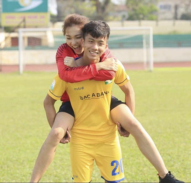 Ngọc Nữ lần đầu thẳng thắn trả lời những câu hỏi liên quan đến 'tình cũ tin đồn' Văn Đức, úp mở về việc bị phản bội - 2 Ngọc Nữ lần đầu thẳng thắn trả lời những câu hỏi liên quan đến 'tình cũ tin đồn' Văn Đức, úp mở về việc bị phản bội - 2