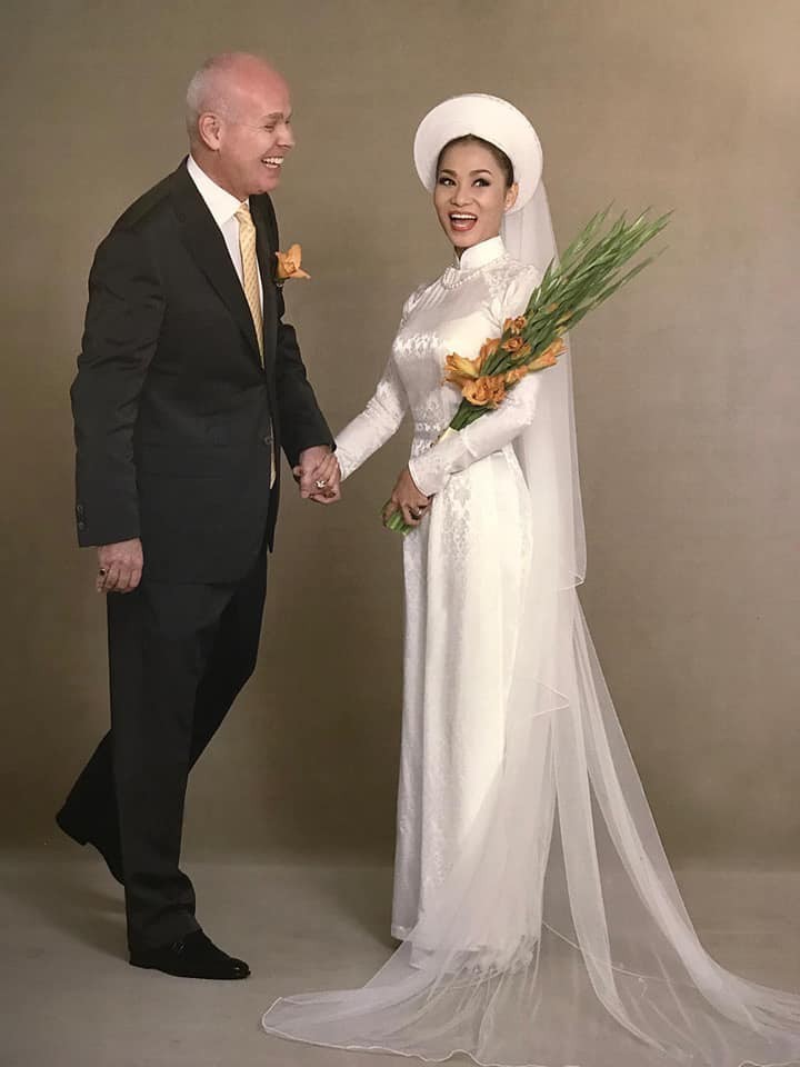 Thu Minh tiết lộ thêm về bộ ảnh cưới đặc biệt bên đại gia đình chồng Tây - 2 Thu Minh tiết lộ thêm về bộ ảnh cưới đặc biệt bên đại gia đình chồng Tây - 2