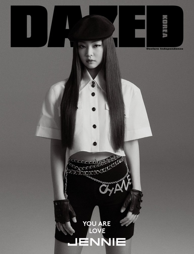 Jennie, Lisa, Rosé khi 'solo' bìa tạp chí: Cùng đổi style cool ngầu, sắc lạnh nhưng ai mới là người nổi bật nhất? - 6 Jennie, Lisa, Rosé khi 'solo' bìa tạp chí: Cùng đổi style cool ngầu, sắc lạnh nhưng ai mới là người nổi bật nhất? - 6