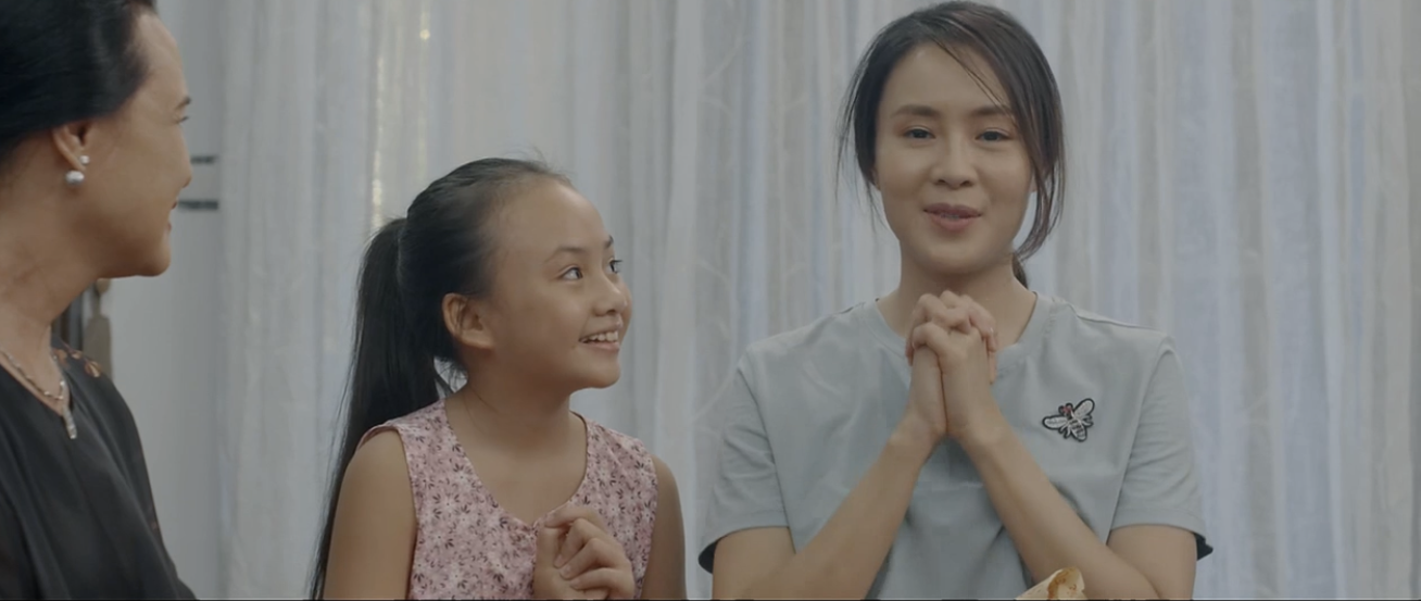 Hoa hồng trên ngực trái: Trà học tập Nhã 'Về nhà đi con' phá tiệc sinh nhật của Khuê nhưng vẫn nhận cái kết phũ - 1 Hoa hồng trên ngực trái: Trà học tập Nhã 'Về nhà đi con' phá tiệc sinh nhật của Khuê nhưng vẫn nhận cái kết phũ - 1