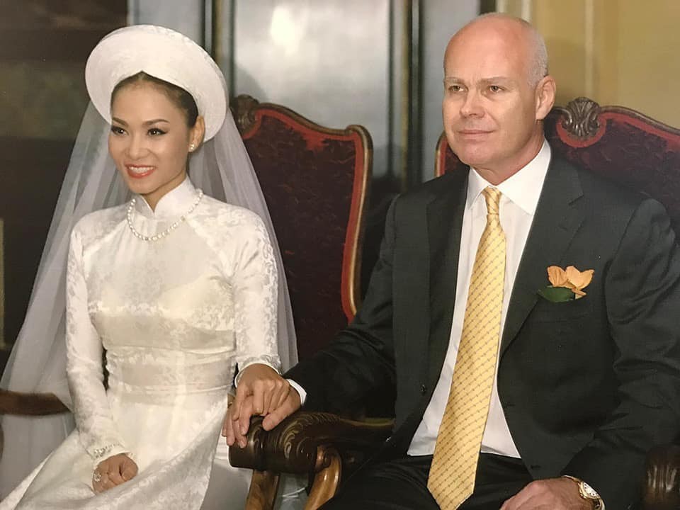 Thu Minh tiết lộ thêm về bộ ảnh cưới đặc biệt bên đại gia đình chồng Tây - 4 Thu Minh tiết lộ thêm về bộ ảnh cưới đặc biệt bên đại gia đình chồng Tây - 4