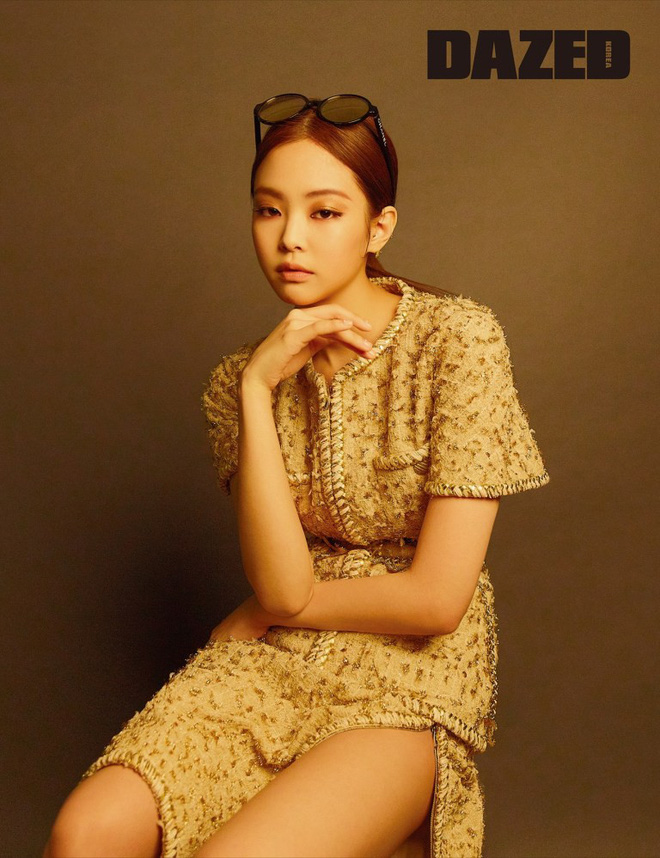 Jennie, Lisa, Rosé khi 'solo' bìa tạp chí: Cùng đổi style cool ngầu, sắc lạnh nhưng ai mới là người nổi bật nhất? - 7 Jennie, Lisa, Rosé khi 'solo' bìa tạp chí: Cùng đổi style cool ngầu, sắc lạnh nhưng ai mới là người nổi bật nhất? - 7