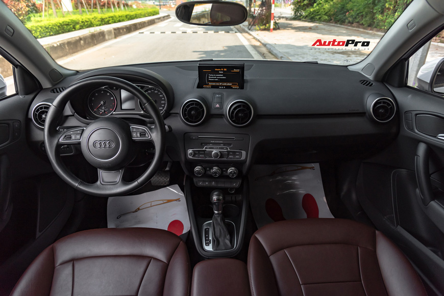 Cảm nhận nhanh Audi A1 S-line 2016: Có gì sau mức giá ngang ngửa Toyota Altis? - 9 Cảm nhận nhanh Audi A1 S-line 2016: Có gì sau mức giá ngang ngửa Toyota Altis? - 9