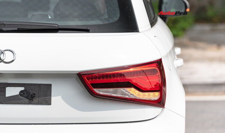 Cảm nhận nhanh Audi A1 S-line 2016: Có gì sau mức giá ngang ngửa Toyota Altis? - 8 Cảm nhận nhanh Audi A1 S-line 2016: Có gì sau mức giá ngang ngửa Toyota Altis? - 8