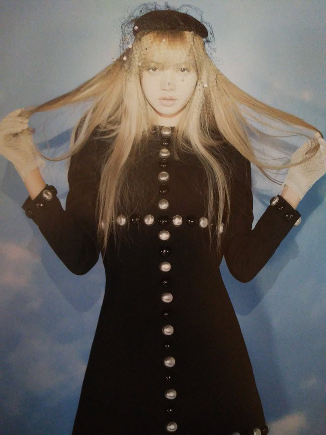 Jennie, Lisa, Rosé khi 'solo' bìa tạp chí: Cùng đổi style cool ngầu, sắc lạnh nhưng ai mới là người nổi bật nhất? - 9 Jennie, Lisa, Rosé khi 'solo' bìa tạp chí: Cùng đổi style cool ngầu, sắc lạnh nhưng ai mới là người nổi bật nhất? - 9