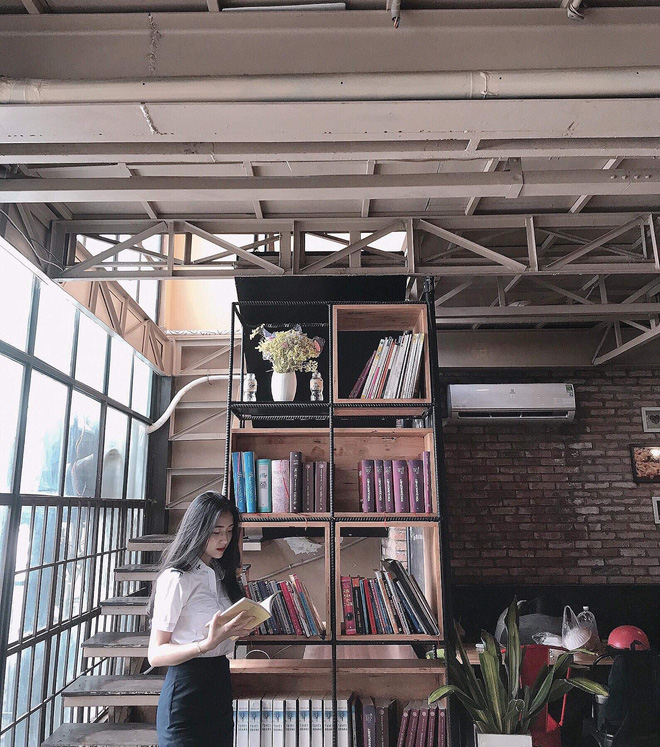 Chụp vội vài tấm lúc ra chơi, nữ sinh Học viện Hàng không gây xôn xao bởi vẻ ngoài cực kỳ trong trẻo, xem đến tấm ảnh học Quân sự càng xuất sắc hơn - 10 Chụp vội vài tấm lúc ra chơi, nữ sinh Học viện Hàng không gây xôn xao bởi vẻ ngoài cực kỳ trong trẻo, xem đến tấm ảnh học Quân sự càng xuất sắc hơn - 10