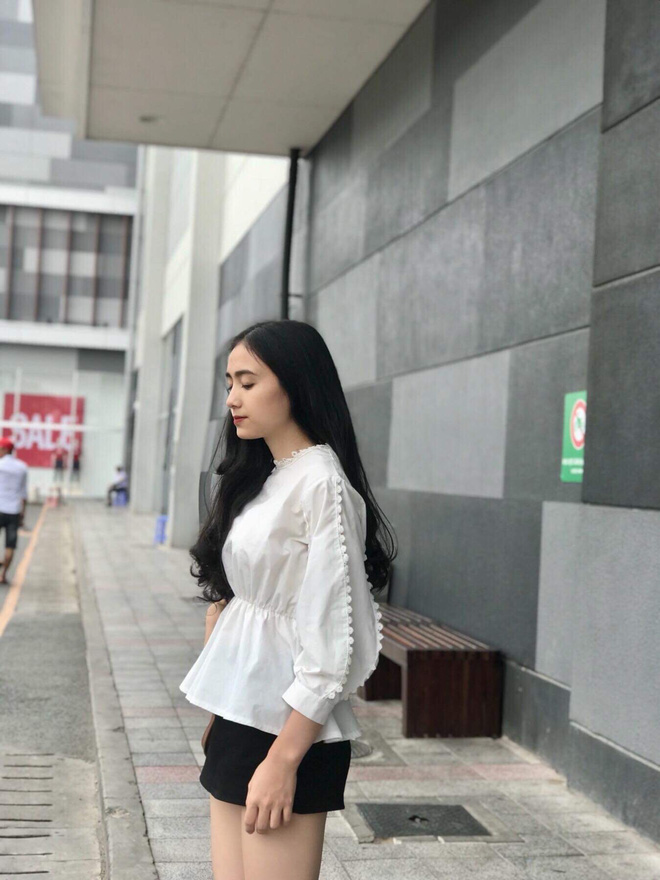 Chụp vội vài tấm lúc ra chơi, nữ sinh Học viện Hàng không gây xôn xao bởi vẻ ngoài cực kỳ trong trẻo, xem đến tấm ảnh học Quân sự càng xuất sắc hơn - 21 Chụp vội vài tấm lúc ra chơi, nữ sinh Học viện Hàng không gây xôn xao bởi vẻ ngoài cực kỳ trong trẻo, xem đến tấm ảnh học Quân sự càng xuất sắc hơn - 21
