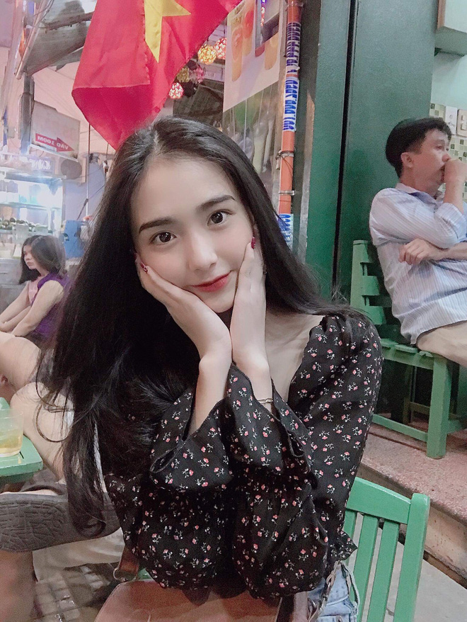 Chụp vội vài tấm lúc ra chơi, nữ sinh Học viện Hàng không gây xôn xao bởi vẻ ngoài cực kỳ trong trẻo, xem đến tấm ảnh học Quân sự càng xuất sắc hơn - 22 Chụp vội vài tấm lúc ra chơi, nữ sinh Học viện Hàng không gây xôn xao bởi vẻ ngoài cực kỳ trong trẻo, xem đến tấm ảnh học Quân sự càng xuất sắc hơn - 22