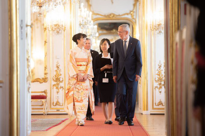 Công chúa Nhật Bản gây bất ngờ trong chuyến công du nước ngoài đầu tiên với màn 'lột xác' từ diện mạo đến thần thái - 1 Công chúa Nhật Bản gây bất ngờ trong chuyến công du nước ngoài đầu tiên với màn 'lột xác' từ diện mạo đến thần thái - 1