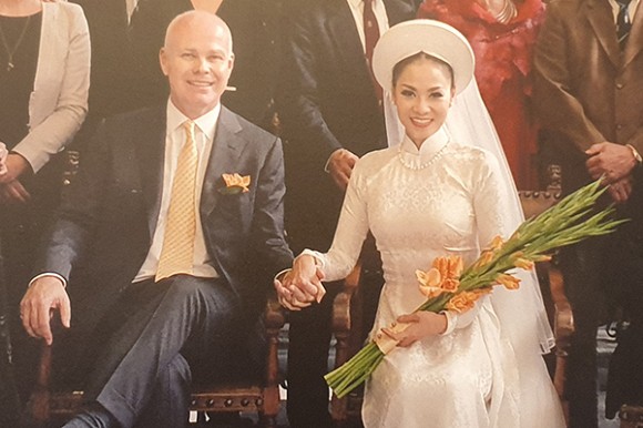 Thu Minh tiết lộ thêm về bộ ảnh cưới đặc biệt bên đại gia đình chồng Tây Thu Minh tiết lộ thêm về bộ ảnh cưới đặc biệt bên đại gia đình chồng Tây