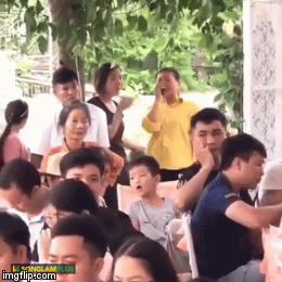 Chú rể bật khóc hát tặng người mẹ mang trọng bệnh không thể có mặt trong ngày cưới của mình: 'Mong quý vị ở đây còn cha mẹ hãy thương lấy cha mẹ mình' Chú rể bật khóc hát tặng người mẹ mang trọng bệnh không thể có mặt trong ngày cưới của mình: 'Mong quý vị ở đây còn cha mẹ hãy thương lấy cha mẹ mình'