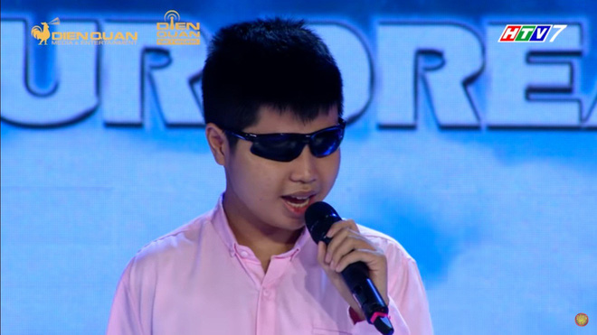 Trấn Thành chấn động trước 1 câu nói của chàng trai tật nguyền hát hay như ca sĩ - 3 Trấn Thành chấn động trước 1 câu nói của chàng trai tật nguyền hát hay như ca sĩ - 3
