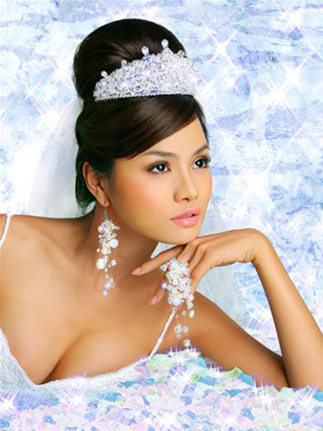 Vẻ nóng bỏng của cựu siêu mẫu thẳng thắn chê bai việc ăn mặc phản cảm của Ngọc Trinh - 1 Vẻ nóng bỏng của cựu siêu mẫu thẳng thắn chê bai việc ăn mặc phản cảm của Ngọc Trinh - 1